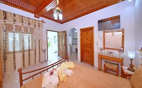 Vasia'S Small Villa