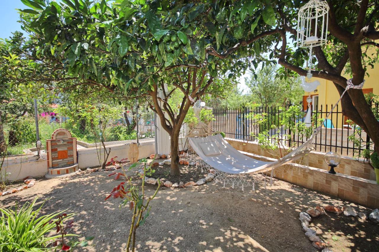 Vasia'S Small Villa Skopelos Town Exterior photo