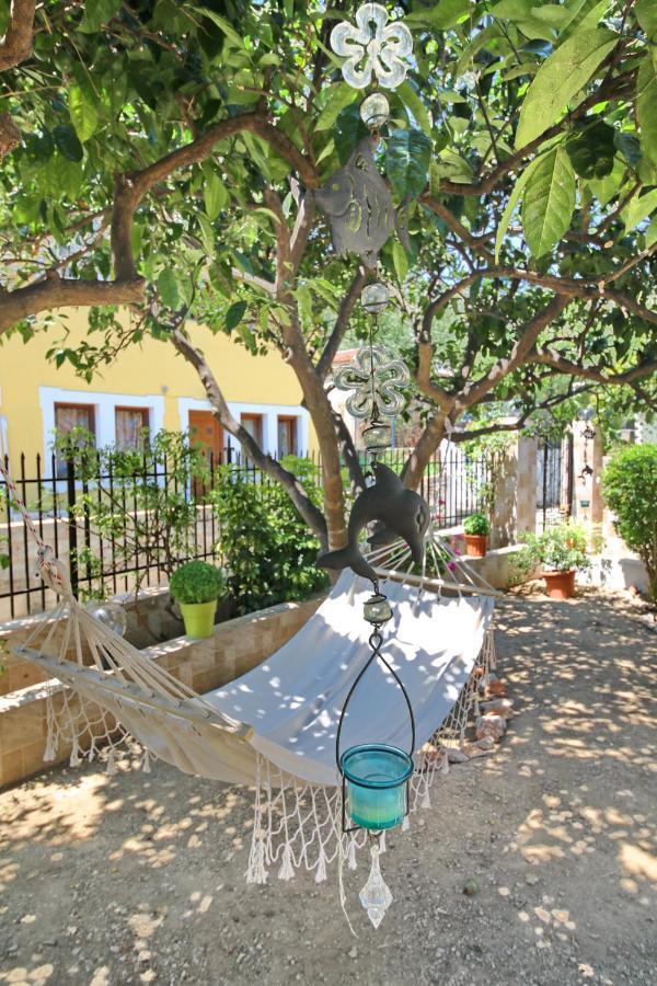 Vasia'S Small Villa Skopelos Town Exterior photo
