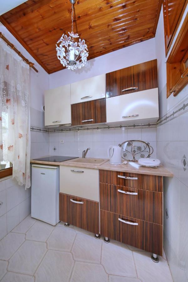Vasia'S Small Villa Skopelos Town Exterior photo